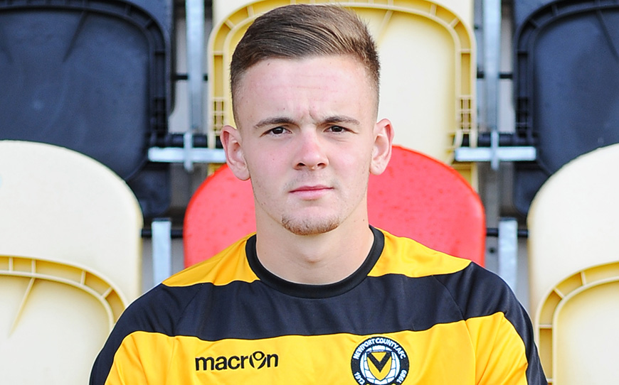 Newport's Parselle Signs Pro Deal