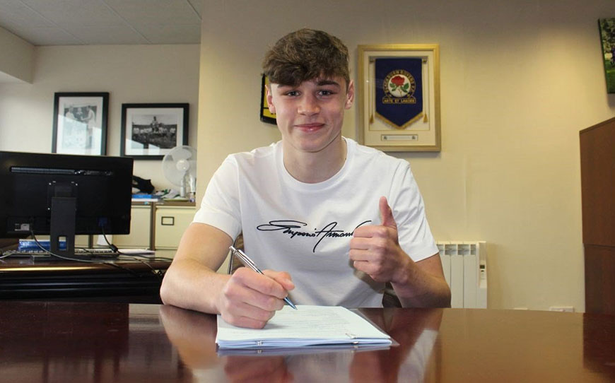 Blackburn Teen Baker Signs First Pro Deal