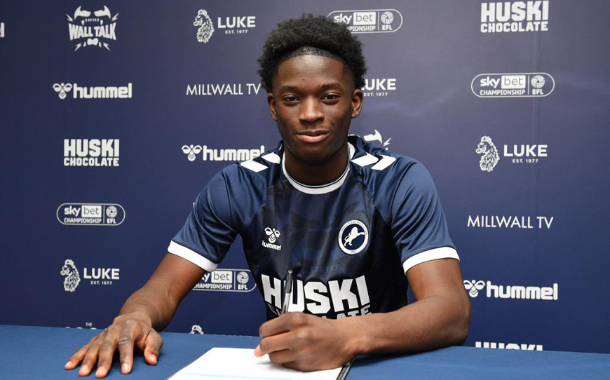 Romain Esse Turns Pro With Millwall