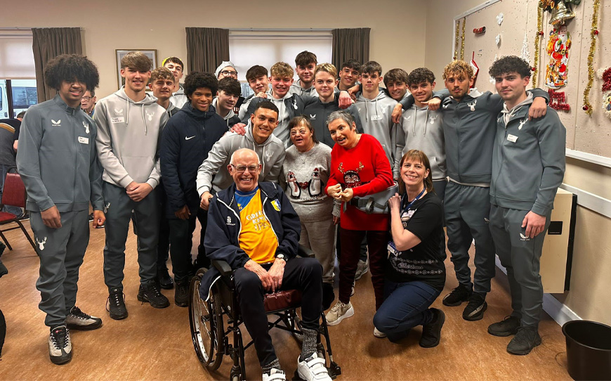 Stags Youngsters Spread Christmas Cheer
